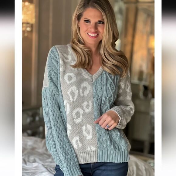 Gilli Cable Knit Blue Gray Color Block Animal Print Oversized Sweater Size Small